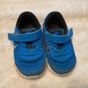 BOYS NIKE Flex 2016 Run Sneakers!
